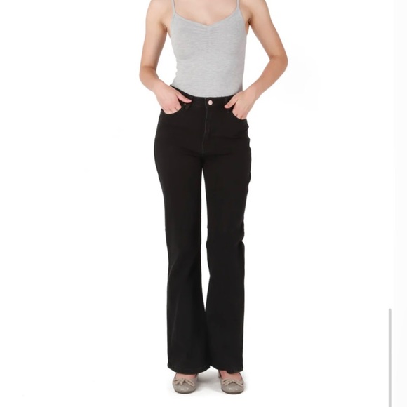 Black Tape_ Denim - NWT Black Tape boutique jeans, Dex Rey high rise flare jeans, women’s 31 (bin B)